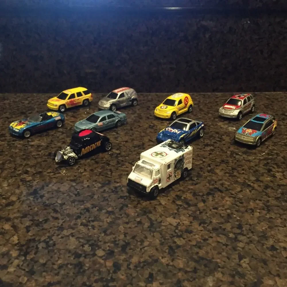 Maisto Marvel Universe Diecast Character Car Lot Of 10 1:64 Toy Car Collection